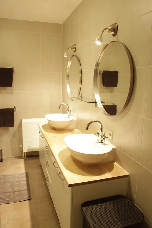 Luxury Center Two-Bedroom Apartment With Private Parking *Non Smoking* Rotterdam 0*,