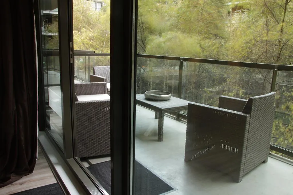 Luxury Center Two-Bedroom Apartment With Private Parking *Non Smoking* Rotterdam
