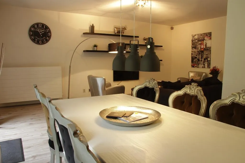 Luxury Center Two-Bedroom Apartment With Private Parking *Non Smoking* Rotterdam