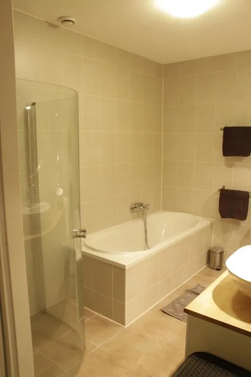 Luxury Center Two-Bedroom Apartment With Private Parking *Non Smoking* Rotterdam