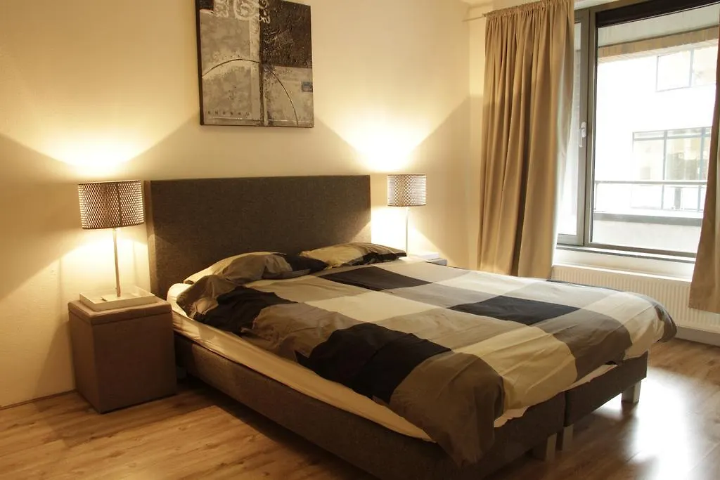 Luxury Center Two-Bedroom Apartment With Private Parking *Non Smoking* Rotterdam